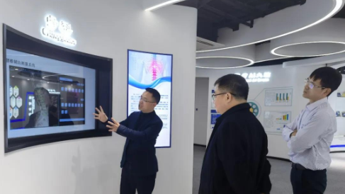 廣西產(chǎn)業(yè)技術(shù)研究院副院長(cháng)杜文宏一行蒞臨健培科技、啄云智能考察調研