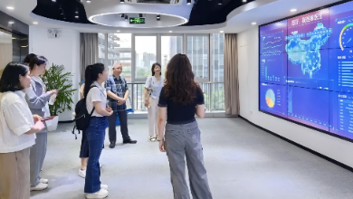 北京郵電大學(xué)考察團赴健培科技考察調研